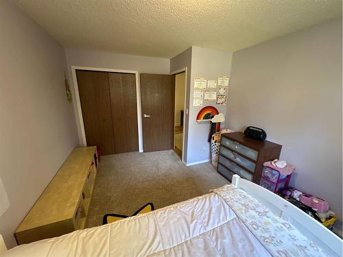 89 843058 Rge Rd 222, Rural Northern Lights, County Of, AB - Indoor Photo Showing Bedroom