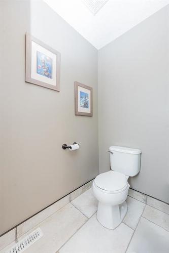 10422 128 Avenue Se, Grande Prairie, AB - Indoor Photo Showing Bathroom