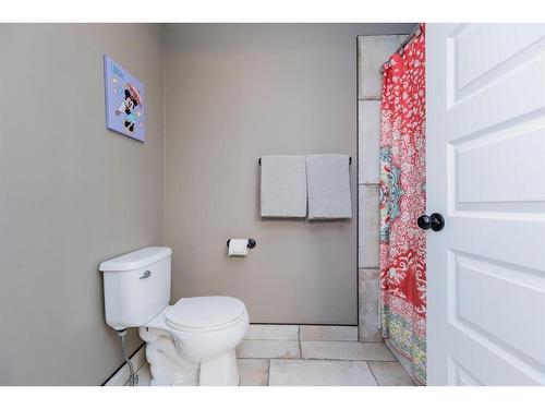 10422 128 Avenue Se, Grande Prairie, AB - Indoor Photo Showing Bathroom