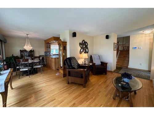 10603 99 Street, Peace River, AB - Indoor Photo Showing Living Room