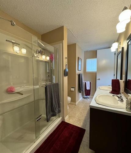 10603 99 Street, Peace River, AB - Indoor Photo Showing Bathroom