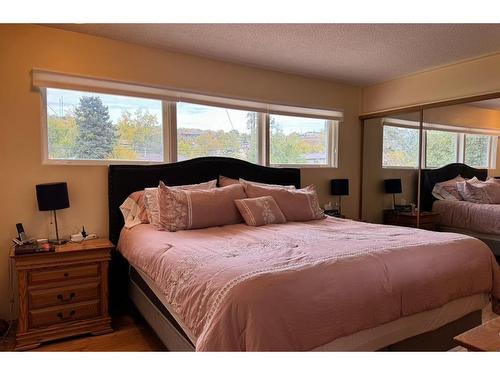 10603 99 Street, Peace River, AB - Indoor Photo Showing Bedroom