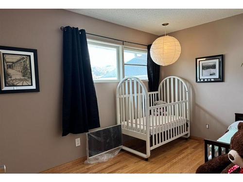 10603 99 Street, Peace River, AB - Indoor Photo Showing Bedroom