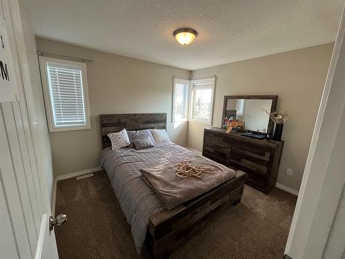 4417 52A Street, Grimshaw, AB - Indoor Photo Showing Bedroom