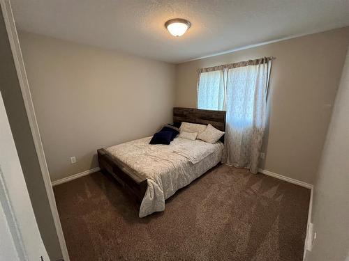 4417 52A Street, Grimshaw, AB - Indoor Photo Showing Bedroom