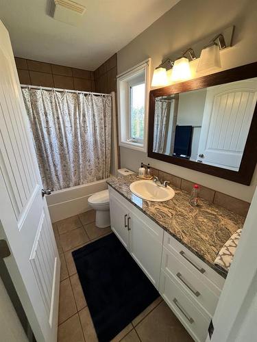 4417 52A Street, Grimshaw, AB - Indoor Photo Showing Bathroom