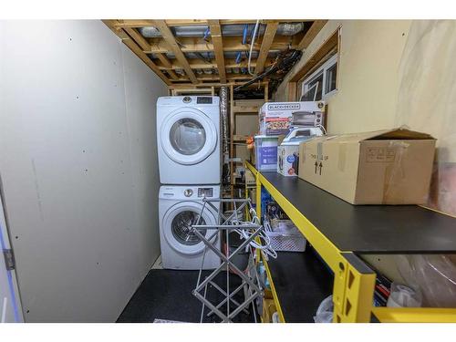 7313 99 Street, Grande Prairie, AB - Indoor Photo Showing Laundry Room