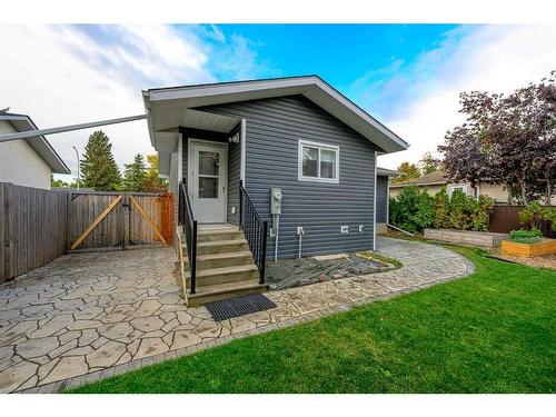 7313 99 Street, Grande Prairie, AB - Outdoor