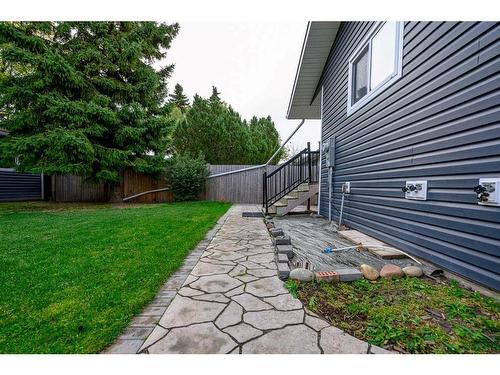 7313 99 Street, Grande Prairie, AB - Outdoor