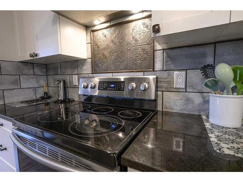 7313 99 Street, Grande Prairie, AB - Indoor Photo Showing Kitchen With Upgraded Kitchen