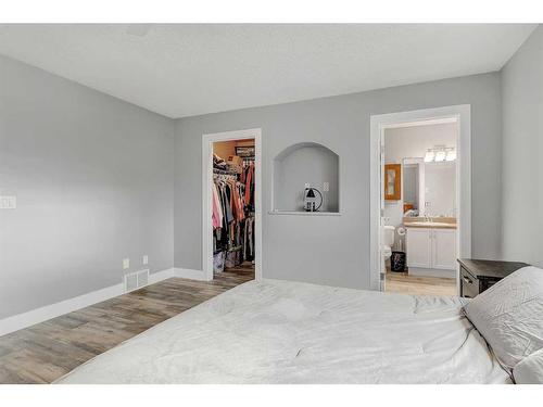 6502 O'Brien Lake Drive Se, Grande Prairie, AB - Indoor Photo Showing Bedroom