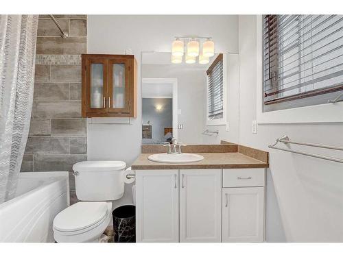 6502 O'Brien Lake Drive Se, Grande Prairie, AB - Indoor Photo Showing Bathroom