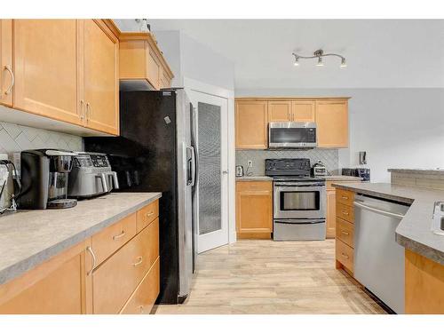 6502 O'Brien Lake Drive Se, Grande Prairie, AB - Indoor Photo Showing Kitchen