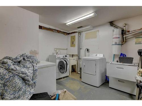 4410 54 Avenue, Valleyview, AB - Indoor Photo Showing Laundry Room