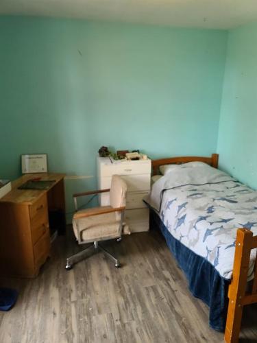 79 Macmillan Avenue, Mclennan, AB - Indoor Photo Showing Bedroom