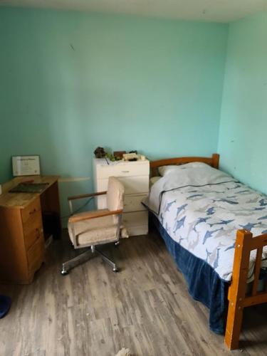 79 Macmillan Avenue, Mclennan, AB - Indoor Photo Showing Bedroom