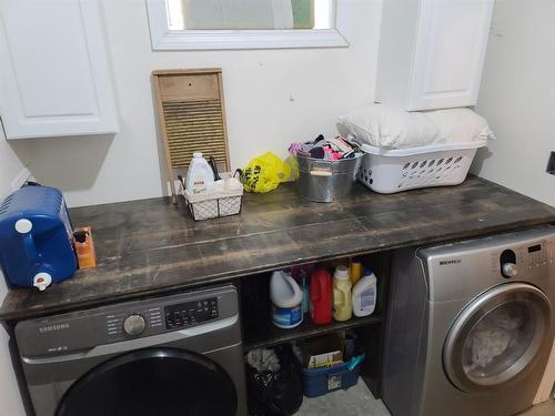 79 Macmillan Avenue, Mclennan, AB - Indoor Photo Showing Laundry Room