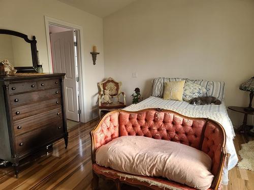 79 Macmillan Avenue, Mclennan, AB - Indoor Photo Showing Bedroom