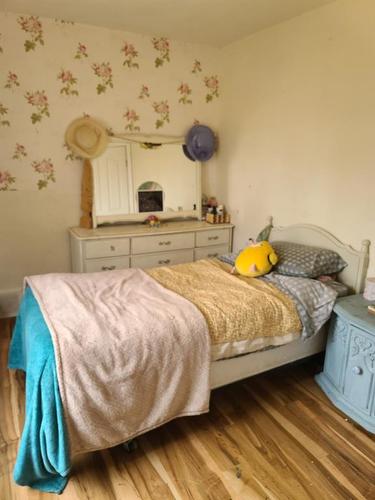 79 Macmillan Avenue, Mclennan, AB - Indoor Photo Showing Bedroom