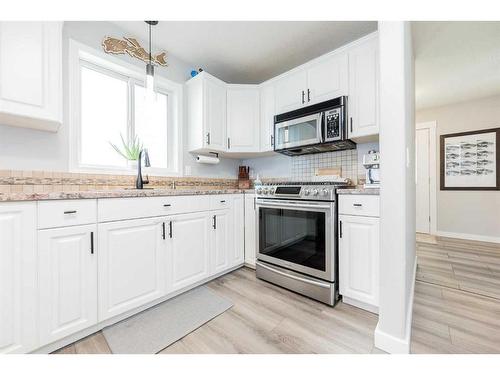 12012 Crystal Lake Drive, Grande Prairie, AB - Indoor Photo Showing Kitchen