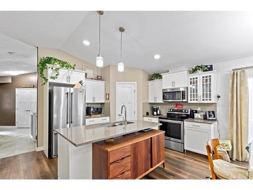 10410 134 Avenue, Grande Prairie, AB - Indoor Photo Showing Kitchen With Double Sink With Upgraded Kitchen