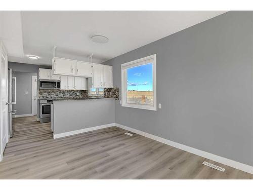 51068 Twp Rd 732 Road, Rural Grande Prairie No. 1, County Of, AB - Indoor Photo Showing Kitchen