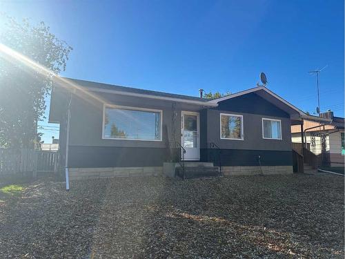 4913 53 Avenue, Grimshaw, AB - Outdoor