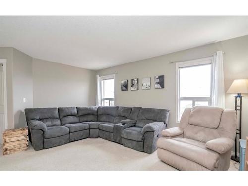 8958 95 Avenue, Grande Prairie, AB - Indoor Photo Showing Living Room