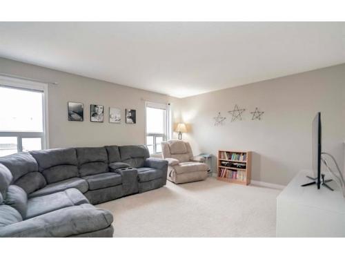 8958 95 Avenue, Grande Prairie, AB - Indoor Photo Showing Living Room