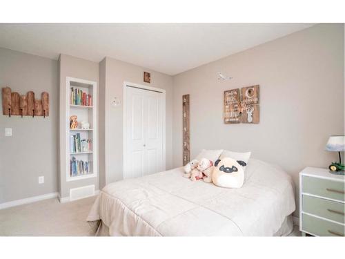 8958 95 Avenue, Grande Prairie, AB - Indoor Photo Showing Bedroom