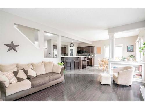 8958 95 Avenue, Grande Prairie, AB - Indoor Photo Showing Living Room