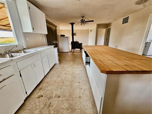 68362 43 Highway, Valleyview, AB - Indoor Photo Showing Kitchen With Double Sink