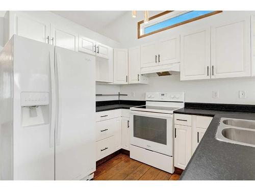 10717 76 Avenue, Grande Prairie, AB - Indoor Photo Showing Kitchen With Double Sink