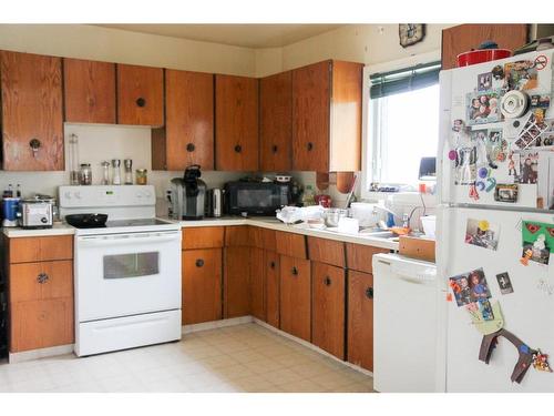 84434 Hwy 688, Rural Northern Sunrise County, AB - Indoor Photo Showing Kitchen