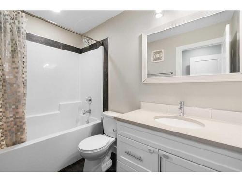 11450 107 Avenue, Grande Prairie, AB - Indoor Photo Showing Bathroom