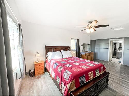 21205 Township Road 770, Rural Smoky River No. 130, M.D. Of, AB - Indoor Photo Showing Bedroom