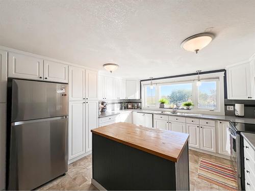 21205 Township Road 770, Rural Smoky River No. 130, M.D. Of, AB - Indoor Photo Showing Kitchen