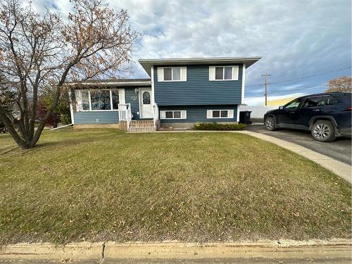 4702 54 Avenue, Grimshaw, AB - Outdoor With Facade