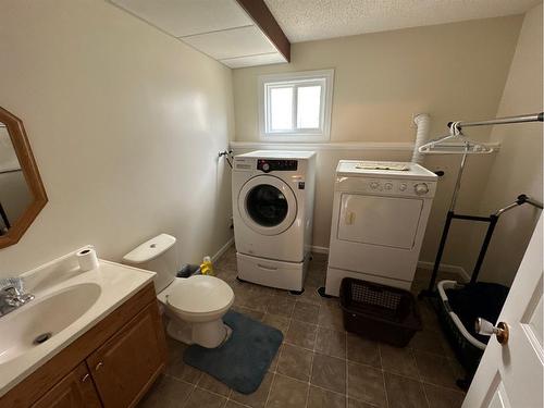 4702 54 Avenue, Grimshaw, AB - Indoor Photo Showing Laundry Room