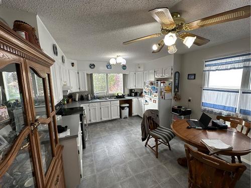 4702 54 Avenue, Grimshaw, AB - Indoor