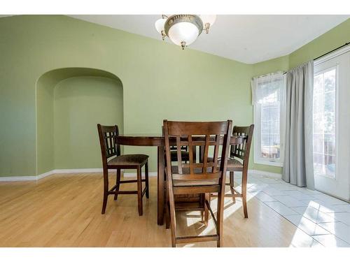 9009 117 Avenue, Grande Prairie, AB - Indoor Photo Showing Dining Room