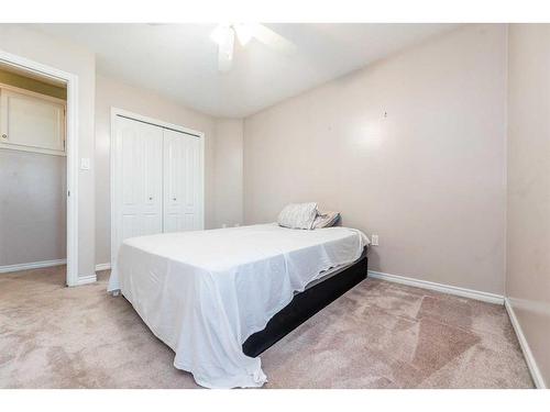 9009 117 Avenue, Grande Prairie, AB - Indoor Photo Showing Bedroom