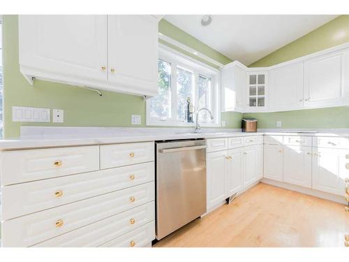 9009 117 Avenue, Grande Prairie, AB - Indoor Photo Showing Kitchen