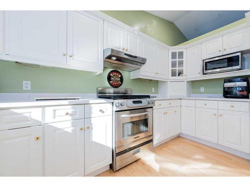 9009 117 Avenue, Grande Prairie, AB - Indoor Photo Showing Kitchen