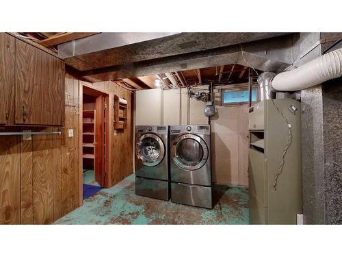 10603 92C Street, Grande Prairie, AB - Indoor Photo Showing Laundry Room