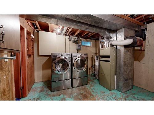 10603 92C Street, Grande Prairie, AB - Indoor Photo Showing Laundry Room