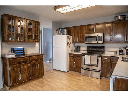 10513 106 Street, High Level, AB - Indoor Photo Showing Kitchen