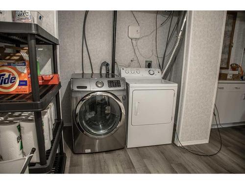 10513 106 Street, High Level, AB - Indoor Photo Showing Laundry Room