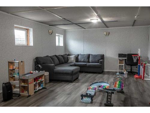 10513 106 Street, High Level, AB - Indoor Photo Showing Living Room