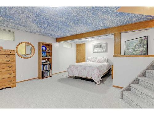 9366 69 Avenue, Grande Prairie, AB - Indoor Photo Showing Bedroom